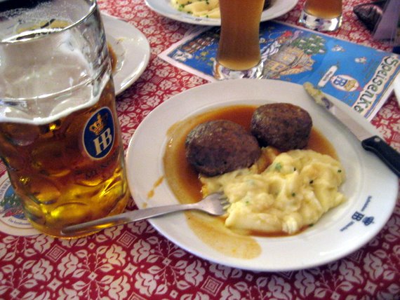 Dinner at Hofbrauhaus Dinner at Hofbrauhaus