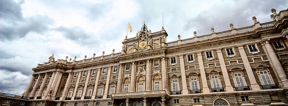 10 Amazing Palaces Around the World