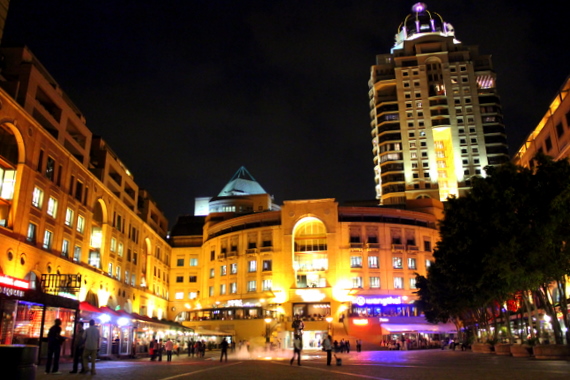 Nelson Mandela Square - Johannesburg, South Africa Nelson Mandela Square - Johannesburg, South Africa