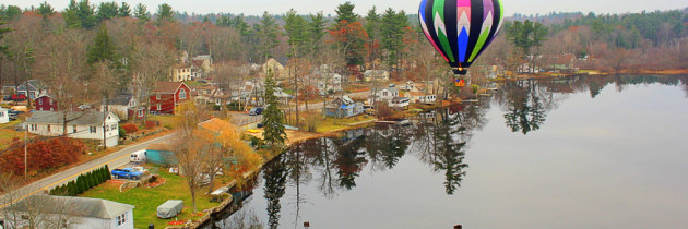 PHOTO: Incredible Hot Air Balloon Reflections