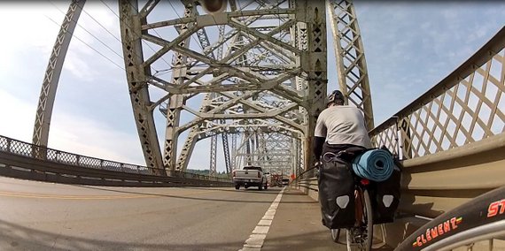 Cycling across the Lewis & Clark Bridge