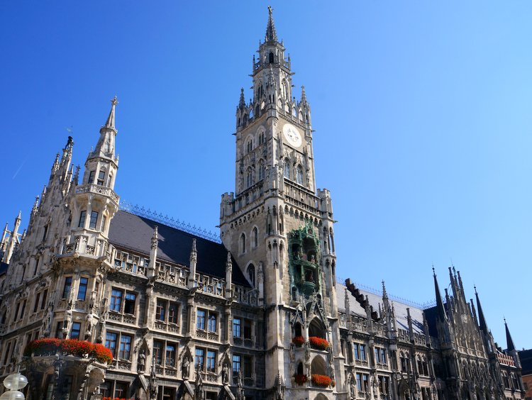 Glockenspiel Munich, Germany