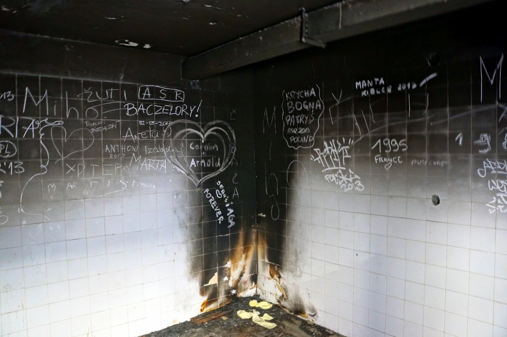 Kupari Bathroom Wall Fire