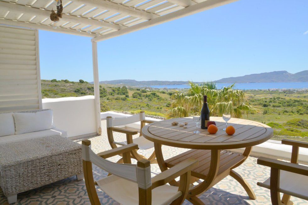 10 Best Airbnbs in Milos, Greece PTM Tours